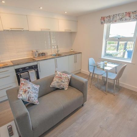 Modern Apartment In Town Centre スキプトン エクステリア 写真